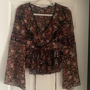 BCBG flowered top, long sleeves